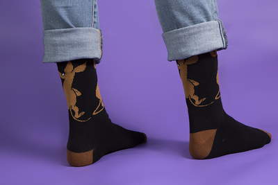 Nordicbuddies Nipsu Kummastelee miesten sukat, musta