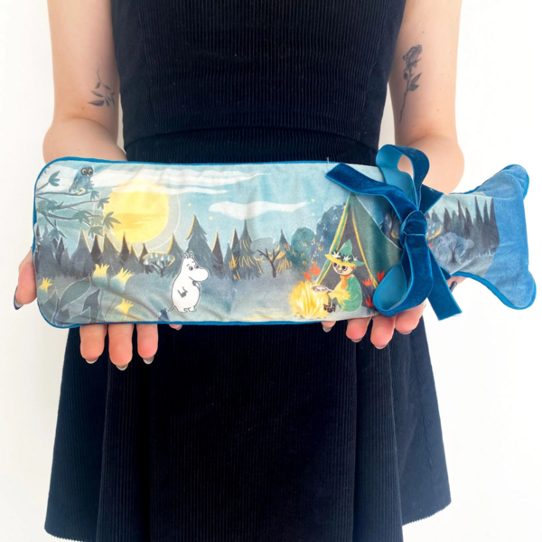 House of disaster Muumi telttailua kuumavesipullo