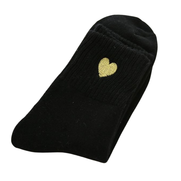 Sydän-puuvillasukat brodeerauksella