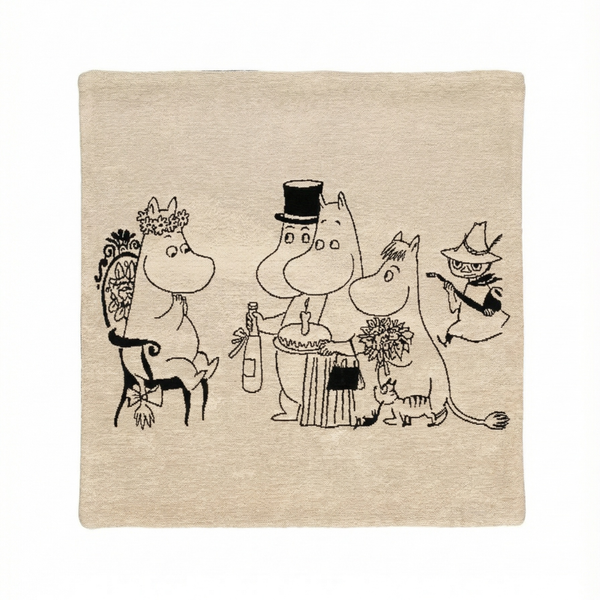 Muumiperheen juhla -gobeliinityynynp&auml;&auml;llinen