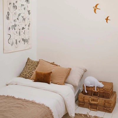 Rose In April Georges kissavalaisin, valkoinen