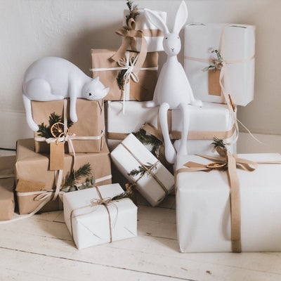 Rose In April Georges kissavalaisin, valkoinen