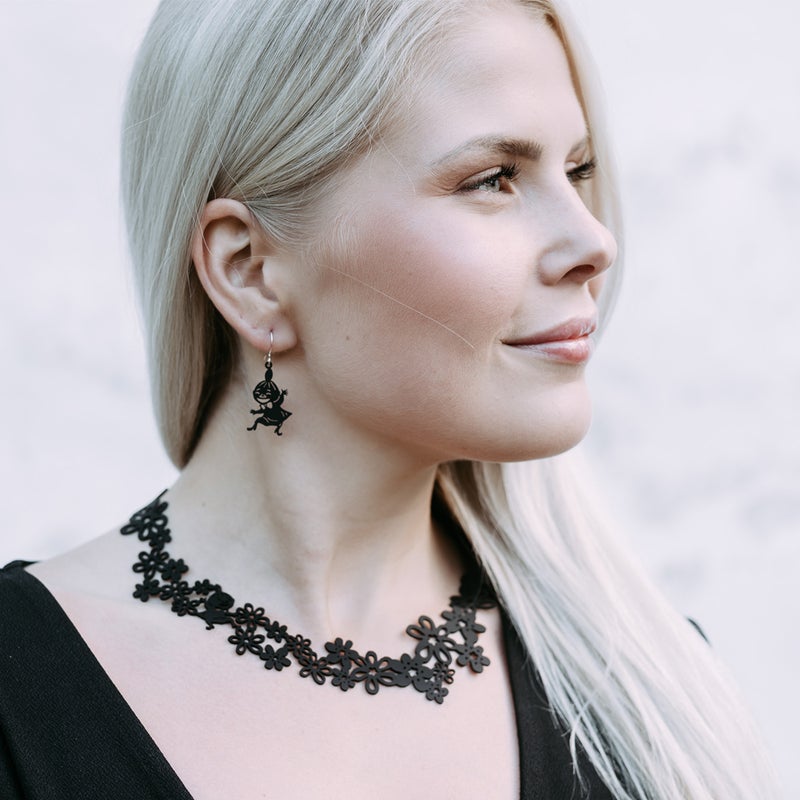 Coruu Pikku Myy Kukkaistanssi Kaulakoru, Musta