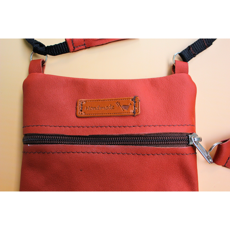 Ihanaiset&reg; Nahkalaukku Hupsu Kissa (Ruskea)