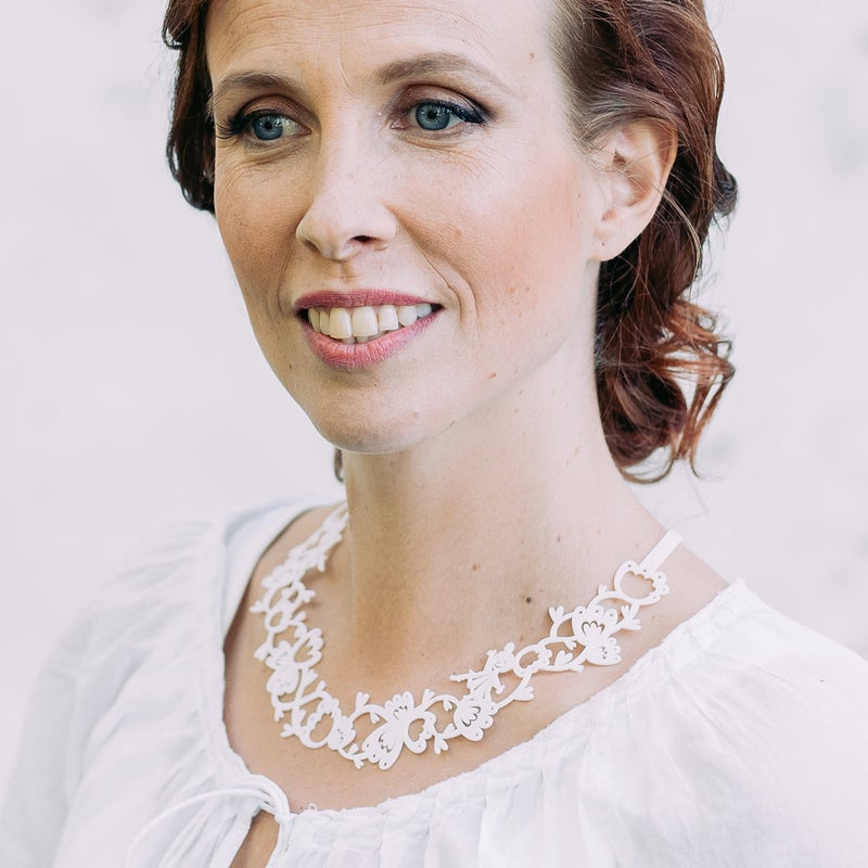 Coruu Pikku Myy Satumainen Kaulakoru, valkoinen