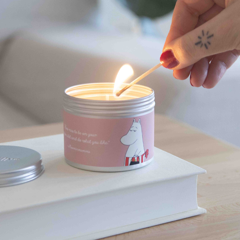 Muumimamma tuoksukynttil&auml;